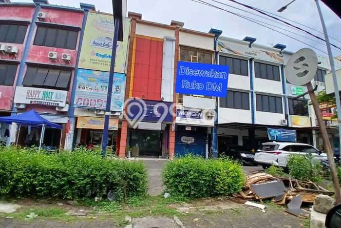 LOKASI STRATEGIS! Ruko di Daan Mogot, Luas 231m2m², Kawasan Komersial LOKASI STRATEGIS! Ruko di Daan Mogot, Luas 231m2m², Kawasan Komersial