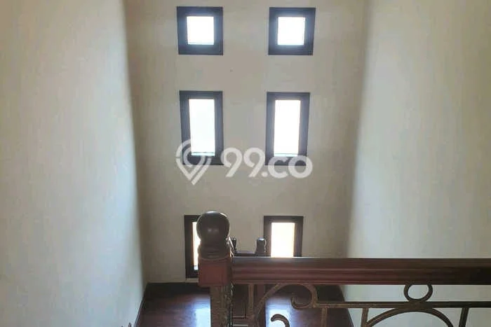 Dijual Rumah Premium dengan Fasilitas Sekitar Lengkap di Wonocolo, Surabaya Dijual Rumah Premium dengan Fasilitas Sekitar Lengkap di Wonocolo, Surabaya