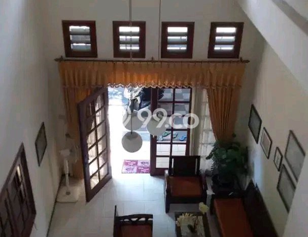 Rumah Elit Modern Tanpa Renovasi di Kendangsari Surabaya Rumah Elit Modern Tanpa Renovasi di Kendangsari Surabaya