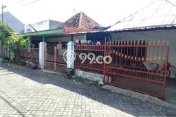 Rumah Modern Cantik 6 Kamar Bisa Langsung Pindah di Gubeng Rumah Modern Cantik 6 Kamar Bisa Langsung Pindah di Gubeng