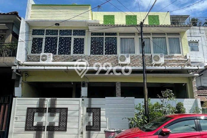Rumah Kost untuk Dijual di Waru dengan 14 KT, 9 KM, Luas 300m2 Rumah Kost untuk Dijual di Waru dengan 14 KT, 9 KM, Luas 300m2