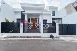 Rumah Modern Cantik 4 KT Siap Huni di Blimbing Rumah Modern Cantik 4 KT Siap Huni di Blimbing