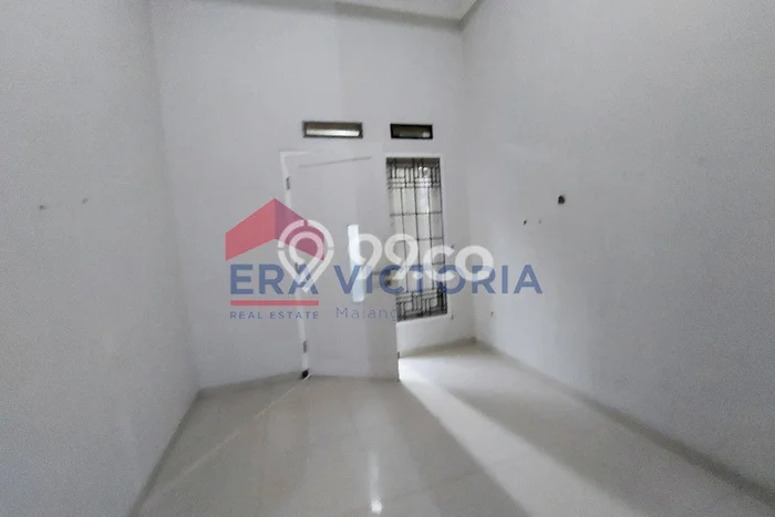 BEST DEAL! Rumah di Permata Jingga, 4 KT, Akses Mudah Fasilitas Umum, LT 200m² Bangunan 150m² BEST DEAL! Rumah di Permata Jingga, 4 KT, Akses Mudah Fasilitas Umum, LT 200m² Bangunan 150m²
