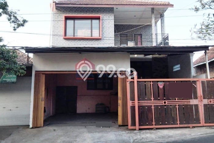 Disewakan Rumah 2 Lantai Kamar Banyak Dekat Predator Park Kota Batu Disewakan Rumah 2 Lantai Kamar Banyak Dekat Predator Park Kota Batu