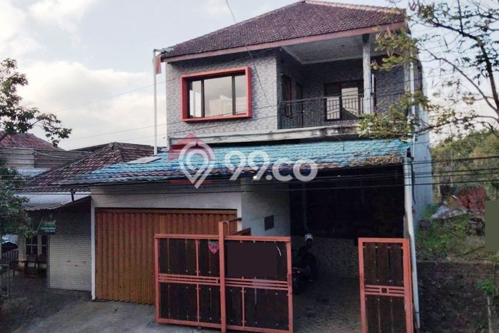 Disewakan Rumah 2 Lantai Kamar Banyak Dekat Predator Park Kota Batu Disewakan Rumah 2 Lantai Kamar Banyak Dekat Predator Park Kota Batu