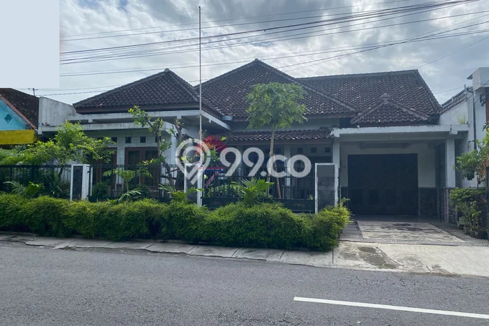 Hot Offer Hunian Mewah Ideal dan Luas di Sananwetan, Blitar Hot Offer Hunian Mewah Ideal dan Luas di Sananwetan, Blitar