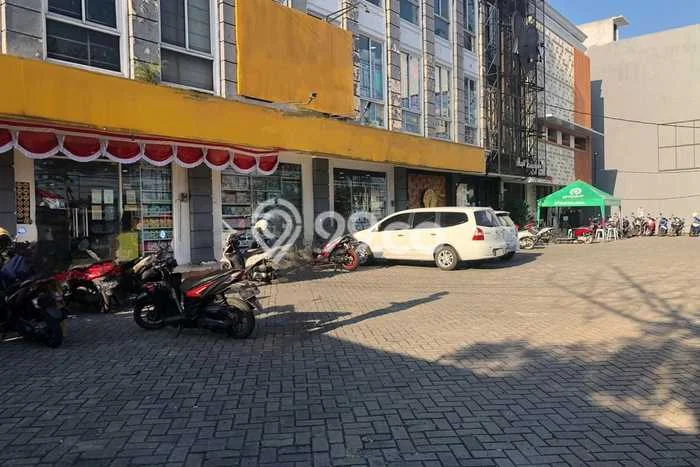 Ruko Dijual di Cipondoh LT 76m2, LB 200m2 Solusi Investasi Cerdas Ruko Dijual di Cipondoh LT 76m2, LB 200m2 Solusi Investasi Cerdas