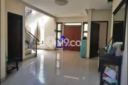 Rumah Terawat 5 KT 4 KM di Setiabudi, Bandung Rumah Terawat 5 KT 4 KM di Setiabudi, Bandung