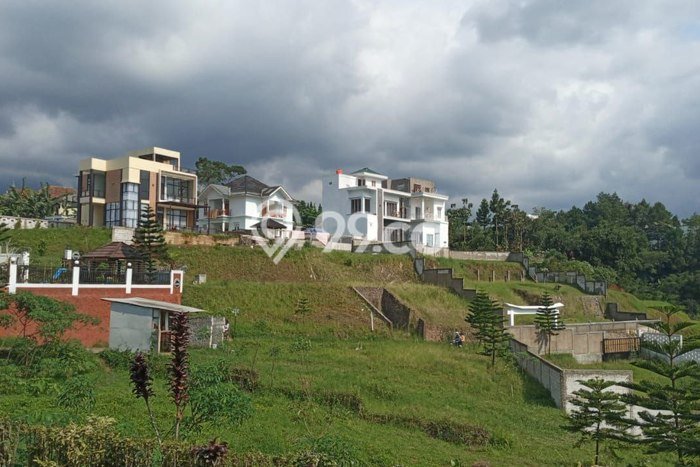 Tanah di Cisarua, Bogor Luas 350m2 Dijual Segera Tanah di Cisarua, Bogor Luas 350m2 Dijual Segera