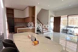 Ready to Use! Premium House LT 132m2 Desain Modern di Setra Duta Ready to Use! Premium House LT 132m2 Desain Modern di Setra Duta