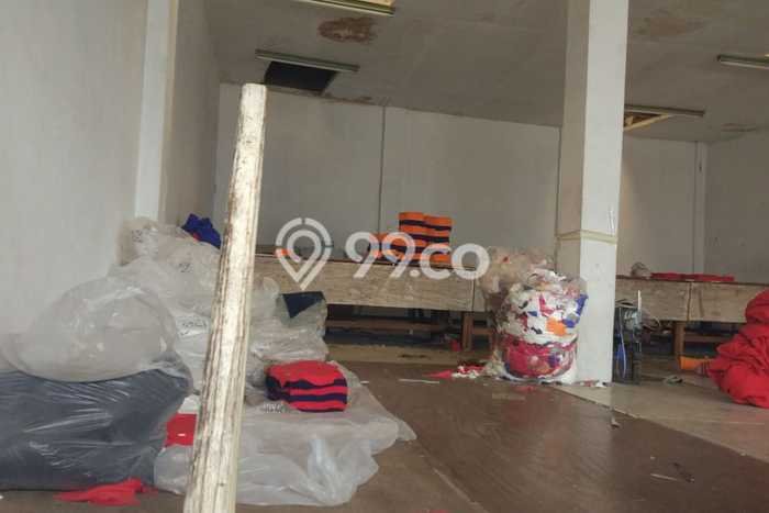 Rumah Eksklusif Siap Huni LT 1014m2 di Batununggal, Bandung Rumah Eksklusif Siap Huni LT 1014m2 di Batununggal, Bandung