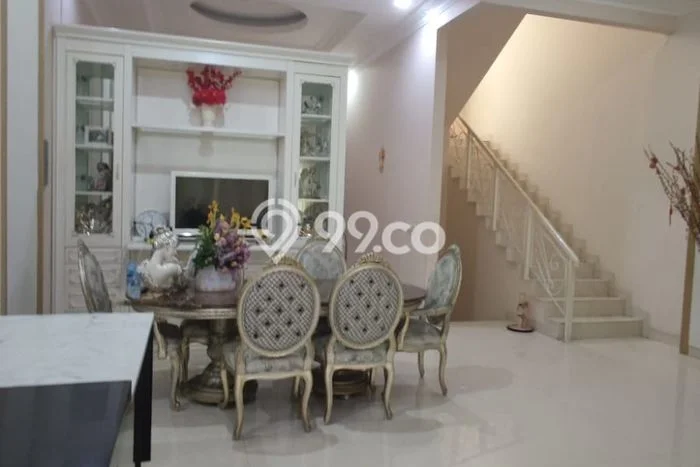 Rumah Luxury di Jakarta Utara Strategis Kondisi Terawat Rumah Luxury di Jakarta Utara Strategis Kondisi Terawat