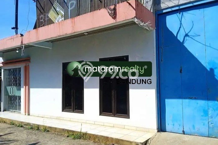LOKASI PREMIUM! Gudang Kawasan , Luas 300m2m², Lokasi Strategis LOKASI PREMIUM! Gudang Kawasan , Luas 300m2m², Lokasi Strategis