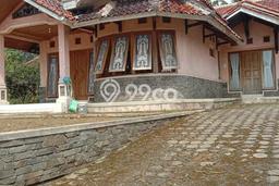 Dijual Rumah 6 Kamar Lokasi Ideal Bagus dan Strategis di Buahdua Dijual Rumah 6 Kamar Lokasi Ideal Bagus dan Strategis di Buahdua