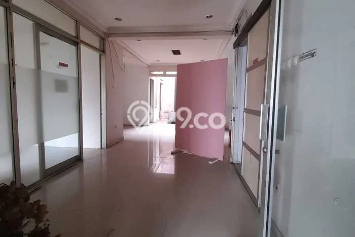 Lokasi terbaik! Rumah siap huni disewakan di BKR LB 250m2 Lokasi terbaik! Rumah siap huni disewakan di BKR LB 250m2