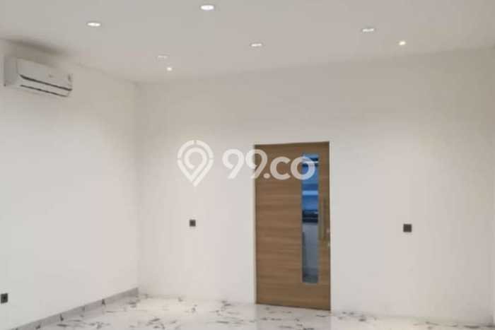 Dijual Ruko Strategis di Kembangan Selatan, Luas 220m², Mainroad, Area Bisnis Dijual Ruko Strategis di Kembangan Selatan, Luas 220m², Mainroad, Area Bisnis