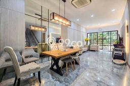 Jual Rumah Mewah Megah Dengan View Cantik di Puri Indah, Jakarta Barat Jual Rumah Mewah Megah Dengan View Cantik di Puri Indah, Jakarta Barat