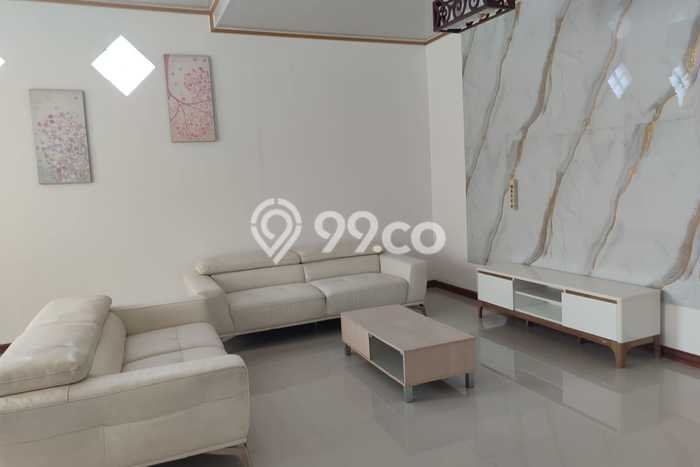 Rumah Sewa Jakarta Barat LT 161m2 LB 210m2 Area Semanan Rumah Sewa Jakarta Barat LT 161m2 LB 210m2 Area Semanan