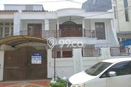 Rumah Tenang area , 4 KM, Luas 180m2m² Bangunan 260m2m² Rumah Tenang area , 4 KM, Luas 180m2m² Bangunan 260m2m²