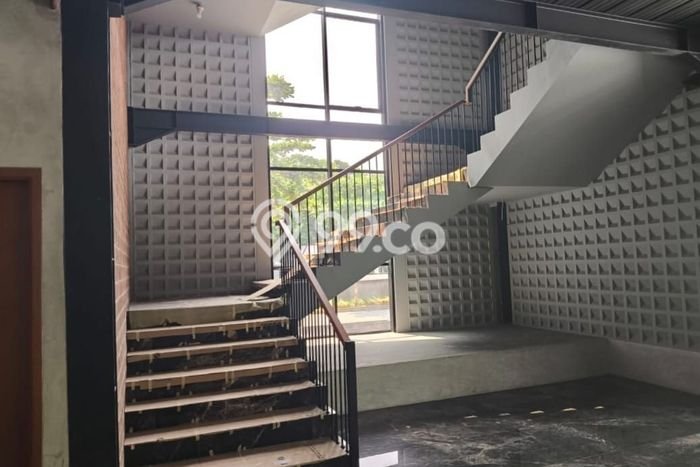 LOKASI STRATEGIS! Kantor Kawasan , Luas 2100m2m², Kawasan Komersial LOKASI STRATEGIS! Kantor Kawasan , Luas 2100m2m², Kawasan Komersial