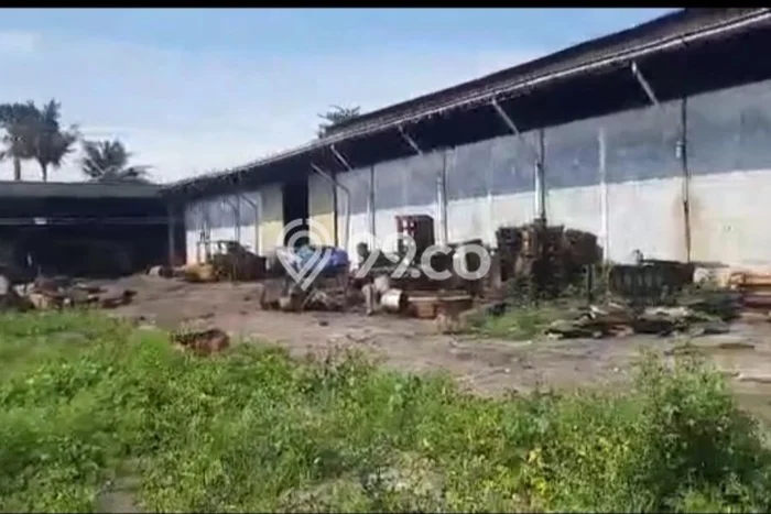 LOKASI SUPER STRATEGIS! Gudang Kawasan , Luas 1800m2m², Prospek Pembeli LOKASI SUPER STRATEGIS! Gudang Kawasan , Luas 1800m2m², Prospek Pembeli