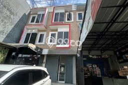 Ruko Dijual di Jakarta Barat LT 100m2 & LB 180m2 Lokasi Terbaik! Ruko Dijual di Jakarta Barat LT 100m2 & LB 180m2 Lokasi Terbaik!