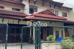 Disewakan! Rumah 3 Kamar Tidur &
2 Kamar Mandi di Margorejo, Surabaya Disewakan! Rumah 3 Kamar Tidur &
2 Kamar Mandi di Margorejo, Surabaya