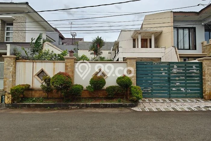 Tanah Kosong Dijual di Jakarta Timur dengan Area 240m2 Tanah Kosong Dijual di Jakarta Timur dengan Area 240m2