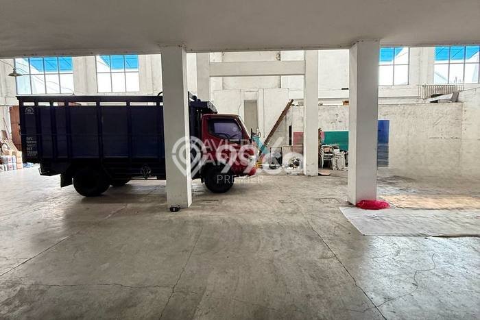 Unit Gudang Dijual di Malang LT 1258m2 & LB 1000m2 Unit Gudang Dijual di Malang LT 1258m2 & LB 1000m2