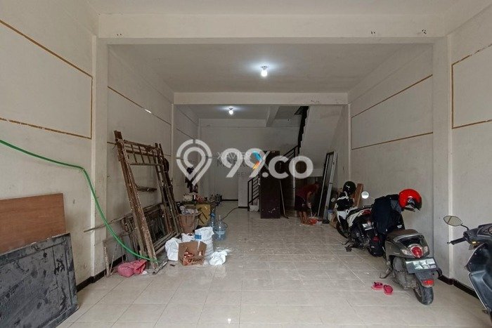 Unit Ruko Dijual di Malang LT 114m2 & LB 300m2 Unit Ruko Dijual di Malang LT 114m2 & LB 300m2