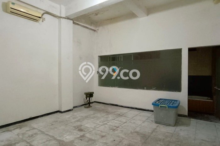 Unit Ruko Dijual di Malang LT 114m2 & LB 300m2 Unit Ruko Dijual di Malang LT 114m2 & LB 300m2