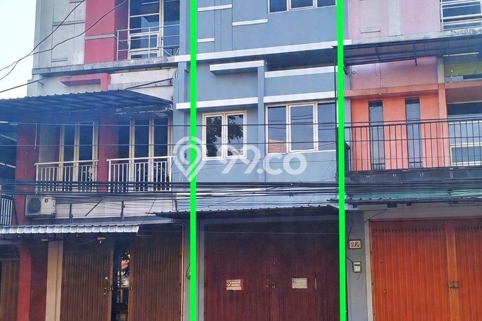 Unit Ruko Dijual di Malang LT 101m2 & LB 303m2 Unit Ruko Dijual di Malang LT 101m2 & LB 303m2