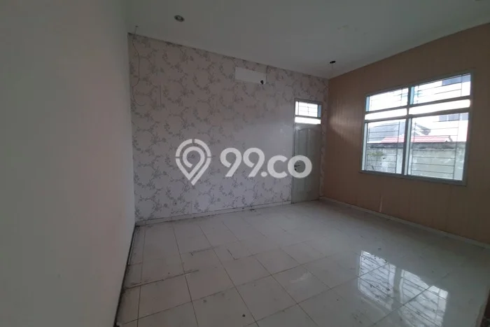 Unit Ruko Paling Strategis di Banjarsari Solo dengan LB 450m2 Unit Ruko Paling Strategis di Banjarsari Solo dengan LB 450m2