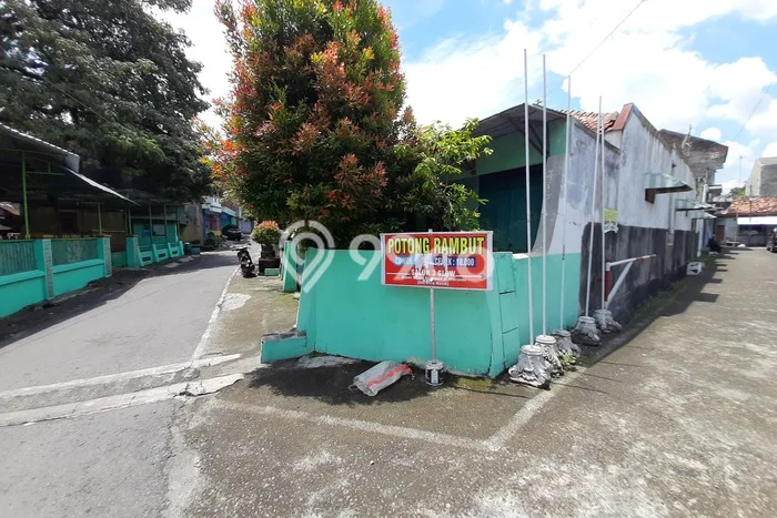 Dijual Rumah 4 Kamar Lokasi Strategis Nyaman dan Strategis di Jebres Dijual Rumah 4 Kamar Lokasi Strategis Nyaman dan Strategis di Jebres