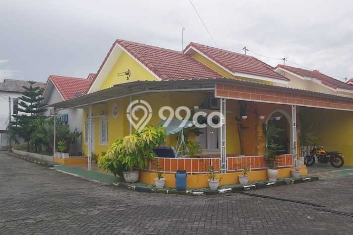 Rumah Strategis Modern Lb 180m2 di Gentan, Solo Rumah Strategis Modern Lb 180m2 di Gentan, Solo
