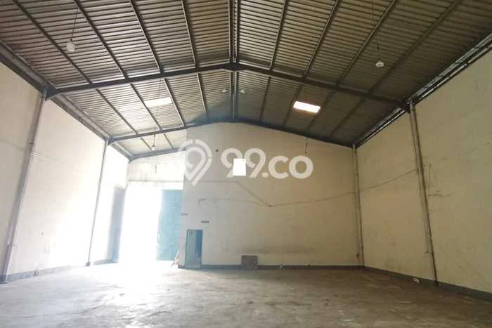 Unit Gudang Disewakan di Dadap di Area Ramai & Strategis Unit Gudang Disewakan di Dadap di Area Ramai & Strategis