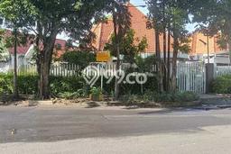 Hunian Luxury di Surabaya Strategis Kondisi Terawat Hunian Luxury di Surabaya Strategis Kondisi Terawat