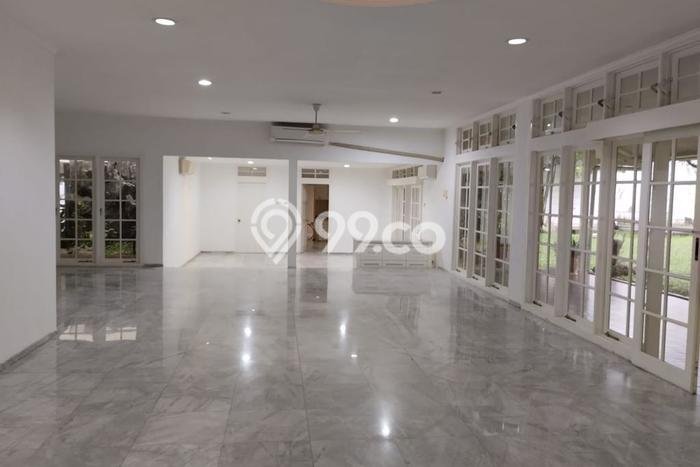 Rumah Mewah LB 2000m2 Siap Pakai Desain Elegan di patra kuningan, Jakarta Selatan Rumah Mewah LB 2000m2 Siap Pakai Desain Elegan di patra kuningan, Jakarta Selatan