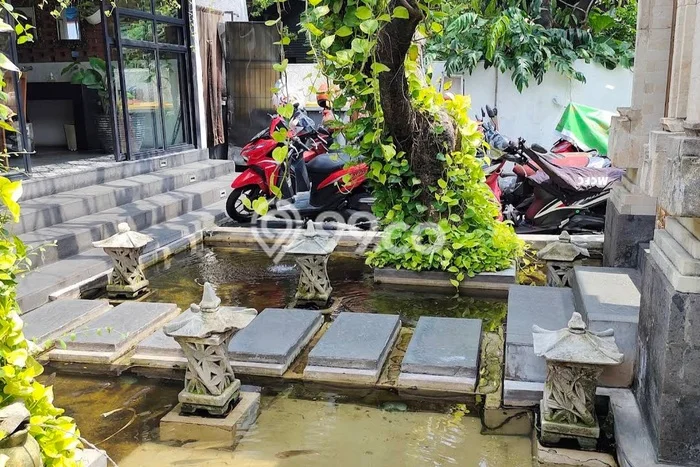 Unit Komersial Paling Strategis di Tebet Jakarta Selatan dengan LB 350m2 Unit Komersial Paling Strategis di Tebet Jakarta Selatan dengan LB 350m2