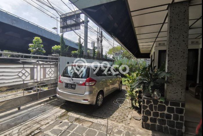 For Sale! Luxury House LT 460m2 Desain Modern di Sayap Dago For Sale! Luxury House LT 460m2 Desain Modern di Sayap Dago