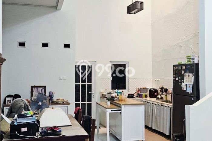Rumah Strategis Modern Lb 150m2 di Ciputat, Tangerang Selatan Rumah Strategis Modern Lb 150m2 di Ciputat, Tangerang Selatan