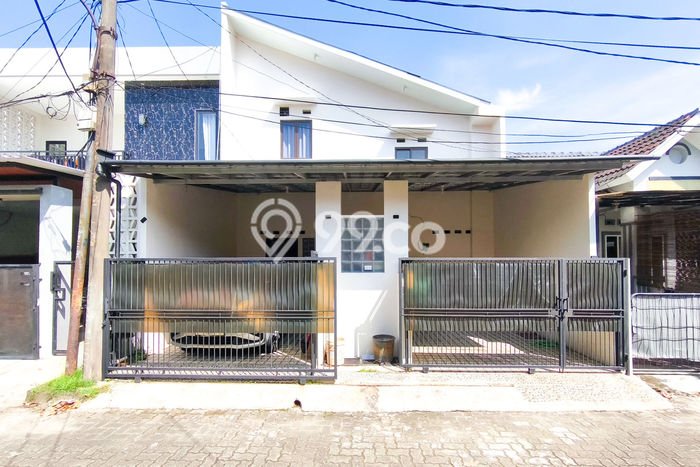 Rumah Strategis Modern Lb 150m2 di Ciputat, Tangerang Selatan Rumah Strategis Modern Lb 150m2 di Ciputat, Tangerang Selatan