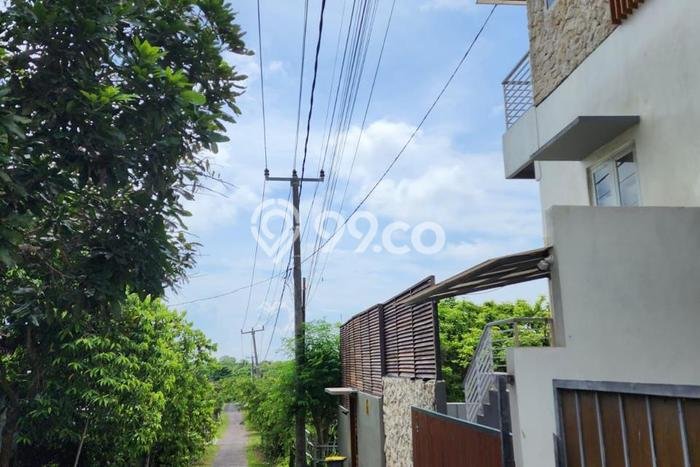 Vila di , Luas 253m2m², Dekat dengan fasilitas publik Vila di , Luas 253m2m², Dekat dengan fasilitas publik