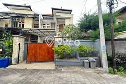 Ready to Use! Premium House LT 150m2 Desain Elegan di Renon Ready to Use! Premium House LT 150m2 Desain Elegan di Renon