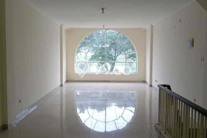 Area Strategis! Disewakan Ruko Lokasi Cipondoh, Tangerang Cocok untuk Bisnis Area Strategis! Disewakan Ruko Lokasi Cipondoh, Tangerang Cocok untuk Bisnis