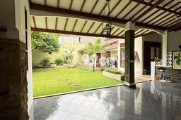 Hunian Elit LB 400m2 Siap Pakai Desain Elegan di Sayap Dago, Bandung Hunian Elit LB 400m2 Siap Pakai Desain Elegan di Sayap Dago, Bandung