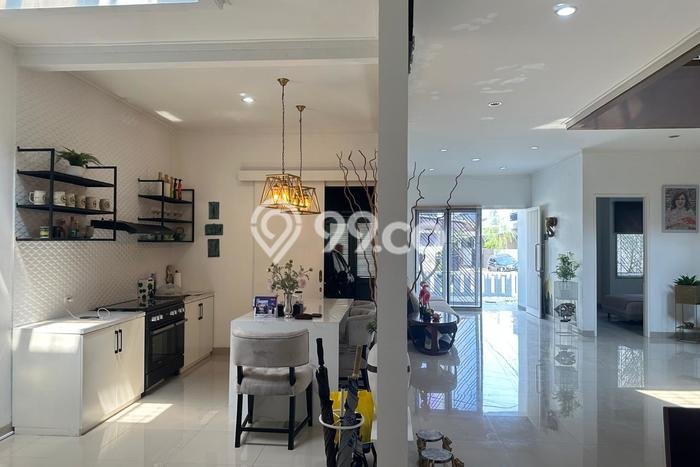 Rumah Luxury Modern Tanpa Renovasi di BSD Nusaloka Tangerang Rumah Luxury Modern Tanpa Renovasi di BSD Nusaloka Tangerang