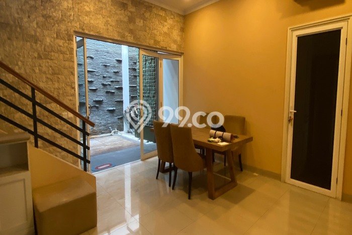 Disewakan Rumah Harga Terjangkau di Gading Serpong Tangerang Punya 6 KT Disewakan Rumah Harga Terjangkau di Gading Serpong Tangerang Punya 6 KT