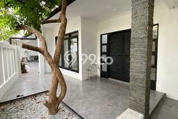 Rumah Strategis Minimalis Lb 200m2 di Ciledug, Tangerang Rumah Strategis Minimalis Lb 200m2 di Ciledug, Tangerang