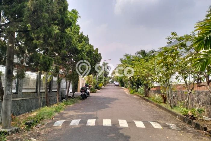 Hunian Eksklusif Siap Huni LT 500m2 di Cinere, Depok Hunian Eksklusif Siap Huni LT 500m2 di Cinere, Depok